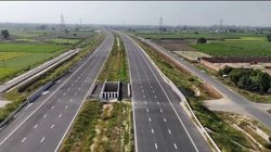 यूपी के इन दो एक्सप्रेसवे को किया जाएगा कनेक्ट, अगले महीने शुरू होगा जमीन अधिग्रहण का काम