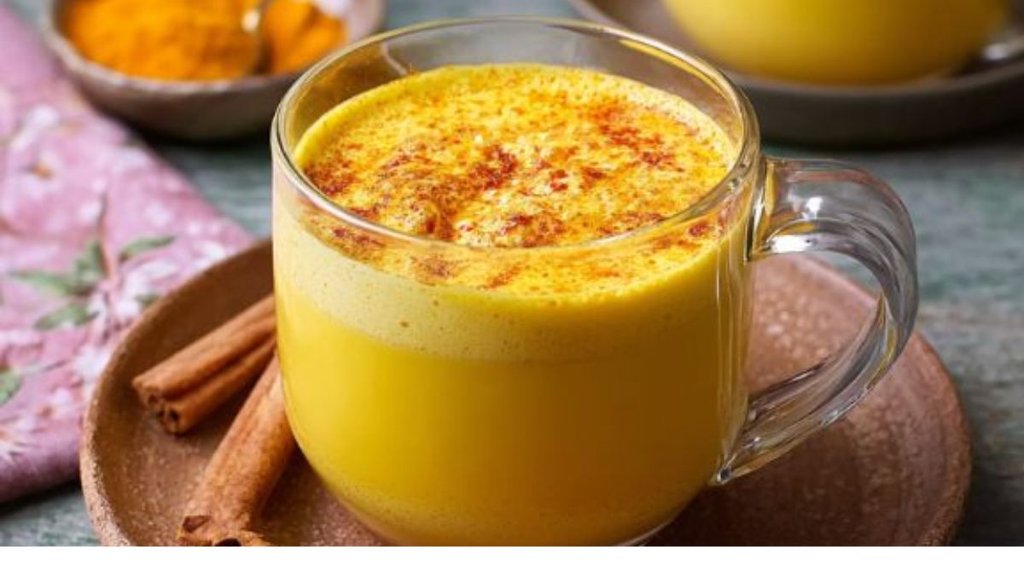 Sardiyon Mein Haldi Doodh Ke Fayde | warm milk with turmeric benefits and recipe | Turmeric milk recipe Sardiyon Mein Haldi Doodh Ke Fayde | warm milk with turmeric benefits and recipe | Turmeric milk recipe