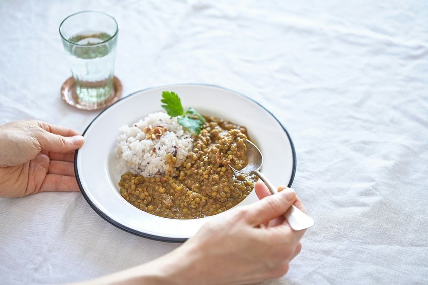 Hand eating benefits