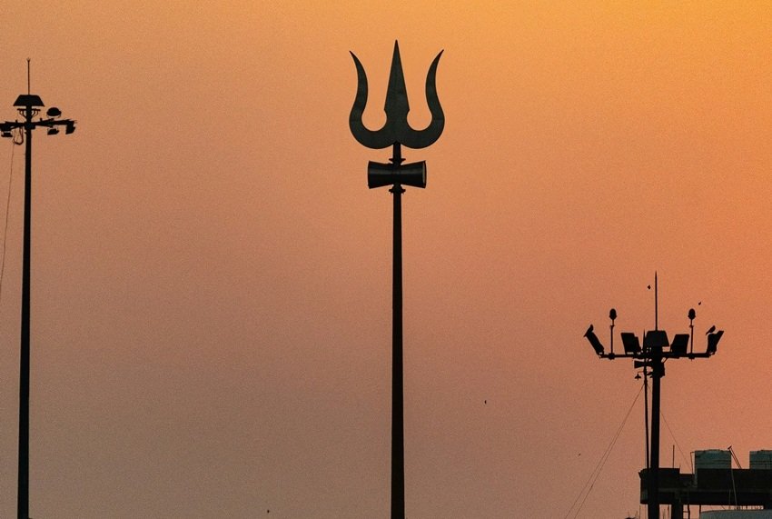 Hindu Religious Symbols That Define Faith and Balance