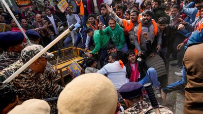 भारत-बांग्लादेश तनाव: दोनों देशों ने राजदूतों को तलब किया