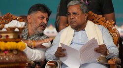 एक बयान, कई मायने: खड़गे की टिप्पणी से सिद्धारमैया और डीके शिवकुमार के बीच शक्ति संतुलन पर सवाल