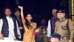 Maithili Thakur, Bihar Assembly, Tejashwi Yadav