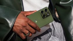 Motorola Edge 70 Launch: मोटोरोला ने भारत में लॉन्च किया पेंसिल से भी पतला 50MP सेल्फी कैमरे वाला नया स्मार्टफोन, जानें कीमत व फीचर्स