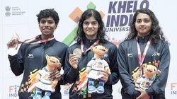 KIUG 2025: अस्पतालों के चक्कर से पदकों की बारिश तक: वॉटर थेरेपी से मां ने बनाया भारत की टॉप तैराक; प्रत्यासा रे की प्रेरक कहानी