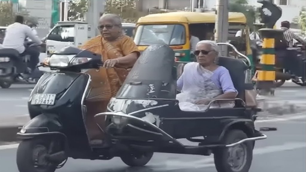 Ahmedabad viral news, Sidecar scooter India Ahmedabad viral news, Sidecar scooter India