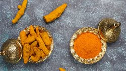 विवाह से लेकर पूजा तक में हल्दी क्यों मानी जाती है मंगलकारी, परंपरा या अंधविश्वास? जानें धार्मिक और वैज्ञानिक महत्व