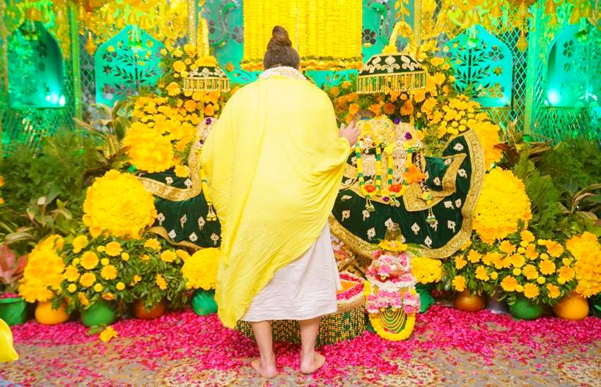 Thakur Ji idol at home non-veg diet