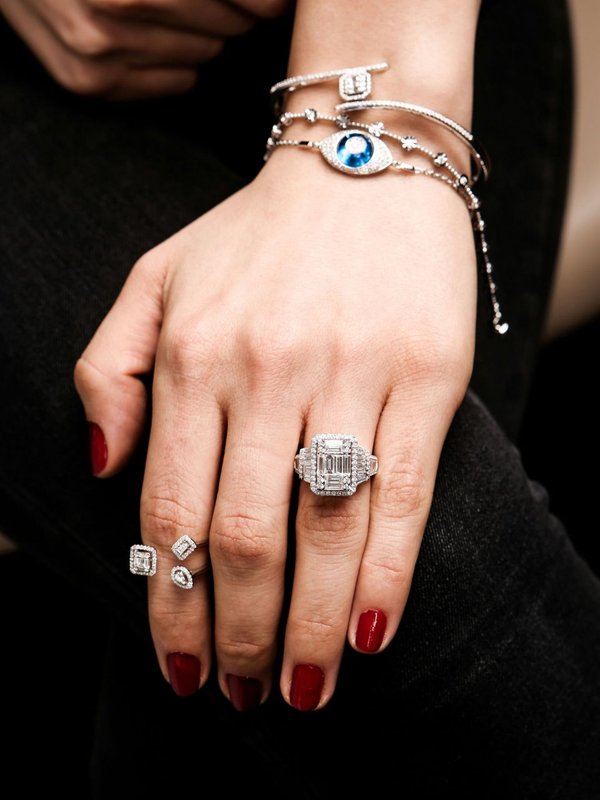 Why Do Diamonds Have Different Colors