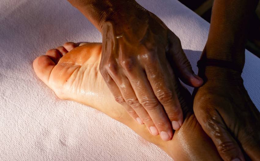 winter foot oil massage benefits