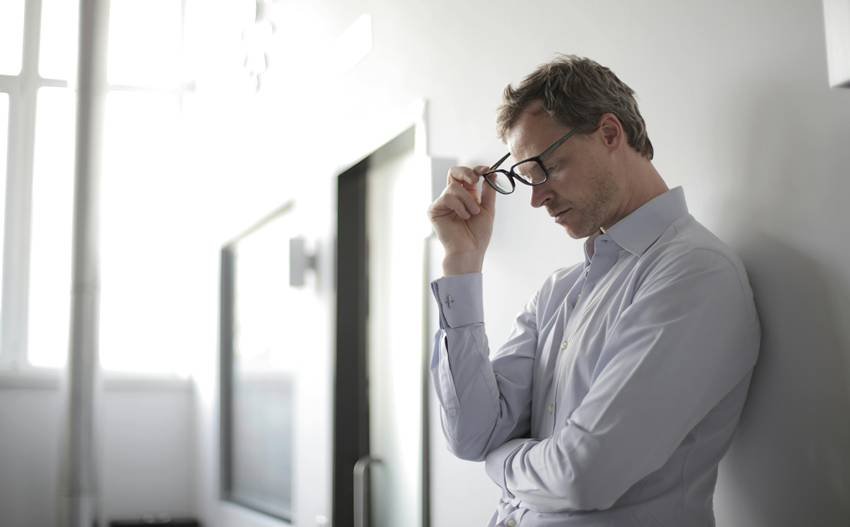 how to massage feet with oil in winter