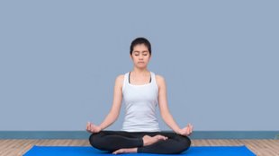 mind calm yoga, stress free life tips, best yoga asanas for mental health in women, yoga for stress and anxiety, women mental health tips, yoga for depression relief, daily yoga for women, डिप्रेशन दूर करने के योग, एंग्जायटी कम करने के योगासन, स्ट्रेस कम करने के योगासन, बाबा रामदेव योग, महिलाओं के लिए योगासन, बाबा रामदेव बताए मेंटल हेल्थ के लिए योगासन, महिलाओं की मेंटल हेल्थ के लिए योगासन, डिप्रेशन और एंग्जायटी के लिए बेस्ट योग, baba ramdev yoga for women, ramdev yoga