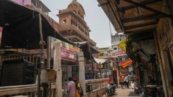 ‘वे भगवान का शोषण करते हैं’, सुप्रीम कोर्ट ने बांके बिहारी मंदिर में पैसे वालों के लिए स्पेशल पूजा की आलोचना की