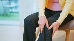 महिलाएं हो जाएं सावधान, कैल्शियम की कमी दिखाती है ये 5 संकेत, समय रहते न संभले तो हड्डियां होंगी कमजोर