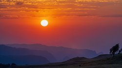 Astro Tips: सूर्यास्त के बाद बिल्कुल भी न करें ये काम, मां लक्ष्मी हो सकती हैं रुष्ट, दरिद्रता नहीं छोड़ेंगी साथ