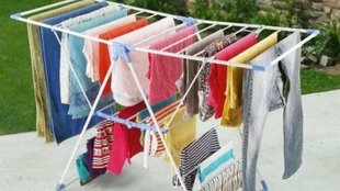 dry wet clothes in winter, sardiyo me kapde sukhane ka tarika, gile kapde sukhane ka tarika