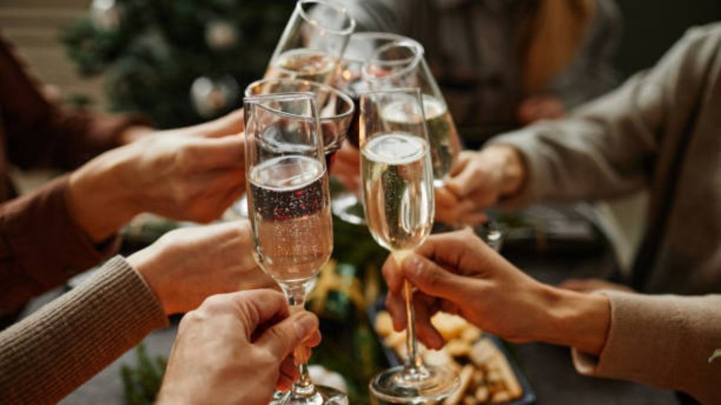 New Year 2026, New year resolution 2026, Why is Drinking Alcohol on an Empty Stomach Dangerous, Drinking on Empty Stomach Risks, drinking on empty stomach risks, alcohol on empty stomach side effects, empty stomach drinking dangers, effects of alcohol on empty stomach, drinking alcohol before eating, what happens if you drink alcohol on an empty stomach, why drinking on empty stomach is dangerous, doctors warn about drinking alcohol empty stomach, health risks of drinking alcohol without food, empty stomach alcohol liver damage, is it safe to drink alcohol on empty stomach