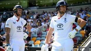 AUS vs ENG 3rd Test England playing 11 announced one change gus atkinson out josh tongue in adelaide Ashes 2025-26