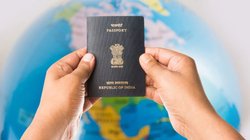 e-Passport क्या है? इलेक्ट्रॉनिक चिप वाले इस पासपोर्ट को कौन बनवा सकता है? जानें बनवाने का तरीका और फायदे