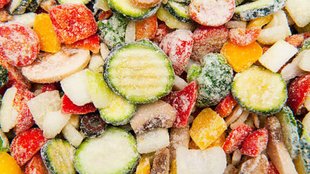 frozen food ke nuksan, frozen food health risks, frozen food sehat ke liye khatarnaak, frozen food side effects, frozen food khane ke nuksan, processed frozen foods health, frozen food aur health, frozen food khana chahiye ya nahi, junk frozen food nuksan, unhealthy frozen foods, frozen food khane se kya nuksan hota hai, processed food health risks, junk food side effects hindi, healthy eating habits hindi, packaged food disadvantages, lifestyle diseases food habits, frozen food ka sehat par asar, frozen food dheere dheere zehar ka kaam karta hai
