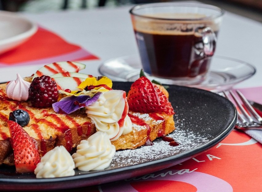 how plaque forms on teeth