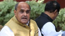 जेडीयू नेता केसी त्यागी की पोती से क्यों वसूले गए दिल्ली-मुंबई फ्लाइट में 42151 रुपये?