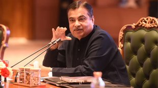 Nitin Gadkari,Delhi pollution,transport sector pollution,electric vehicles,