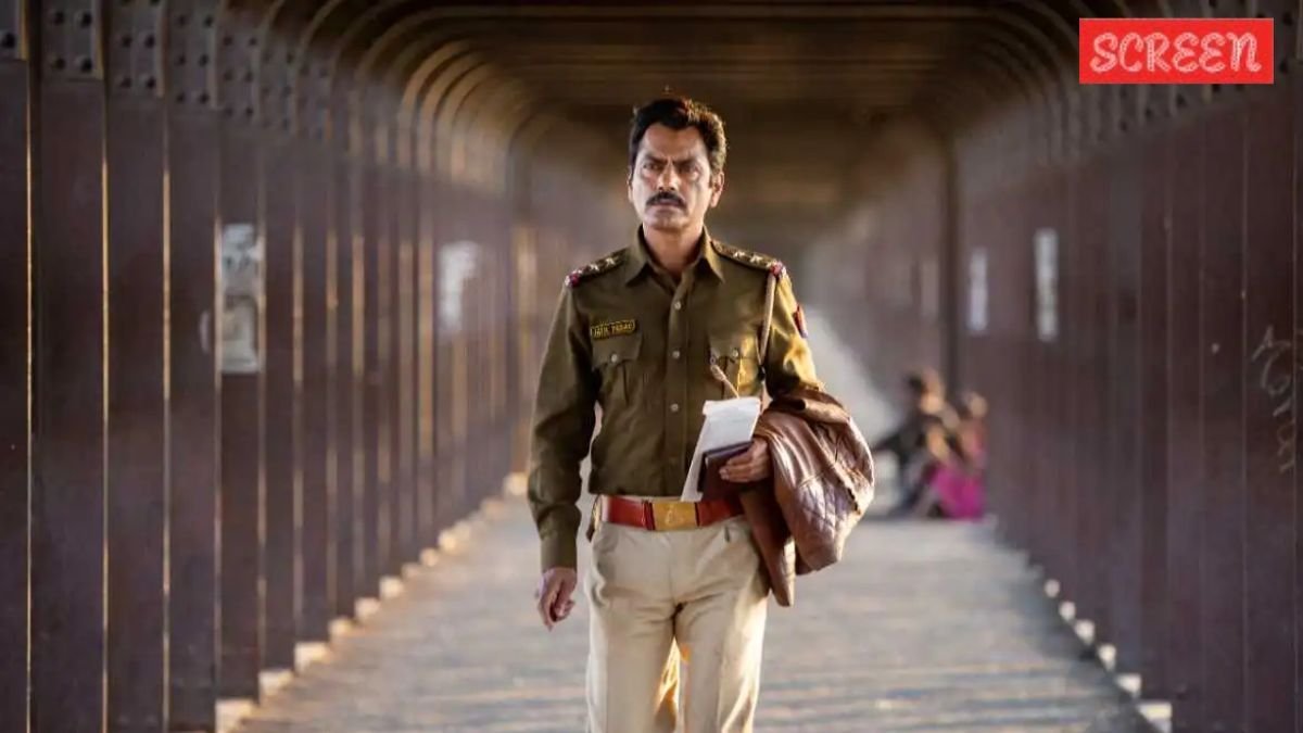 raat akeli hai 2 review