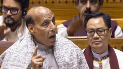 “कौन बैठाएगा….” संसद में ‘वन्दे मातरम’ पर बहस के दौरान राजनाथ सिंह को आया गुस्सा, वीडियो वायरल