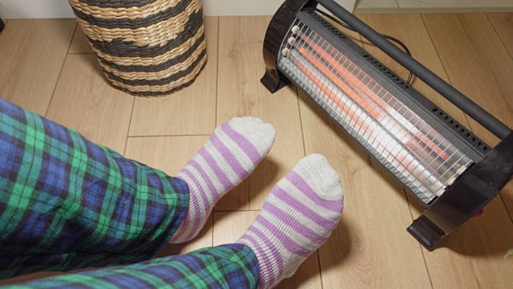 room heater side effects, winter safety tips hindi, raat ko heater chala kar sone ke nuksan, heater se skin aur saans par asar, heater use karne se kya hota hai, heater se breathing problem kyon hoti hai, sardi mein heater safe use kaise kare, room heater side effects, winter health tips hindi, dry skin in winter heater, breathing problem in winter, heater aur health effects room heater side effects, winter safety tips hindi, raat ko heater chala kar sone ke nuksan, heater se skin aur saans par asar, heater use karne se kya hota hai, heater se breathing problem kyon hoti hai, sardi mein heater safe use kaise kare, room heater side effects, winter health tips hindi, dry skin in winter heater, breathing problem in winter, heater aur health effects