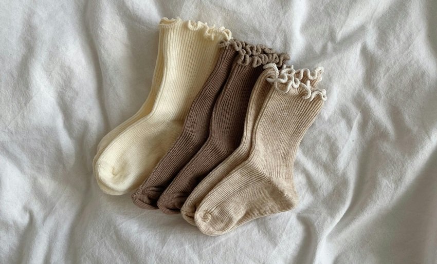 should you wear sweater to bed