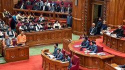 UP Vidhan Sabha Session LIVE: ‘संवैधानिक पदों पर बैठे लोग आपस में कुछ तो लोक-लाज रखें’, अखिलेश ने सीएम योगी पर बोला हमला