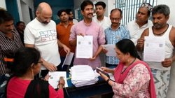 लोगों के जीवन में खुशियां भी ला रहा SIR, परिवार से अलग रह रहे बेटी-बेटों को मिलाया, रुला देंगी ये कहानियां