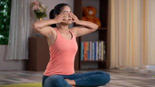 digital eye strain, eye care tips, eye health exercises, screen time eye care, computer vision syndrome, आंखों में जलन और दर्द से राहत कैसे पाएं, आंखों की थकान के लिए 3 एक्सरसाइज, मोबाइल से आंखों की थकान कैसे दूर करें, eye strain exercises at home, natural remedies for eye strain, आंखों की थकान दूर करने के उपाय, eye exercises for eyes, eye strain relief exercises, eye pain relief, eye yoga benefits, eye health exercises, yoga poses to improve eyesight naturally, eye strain relief yoga at home, आंखों की थकान दूर करने के योगासन, आंखों में जलन और दर्द से राहत के लिए योग, eye yoga exercises, eye pain relief yoga, yoga for eye health, आंखों की एक्सरसाइज, yoga for eye strain