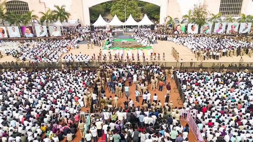 Chartered plane crash Maharashtra