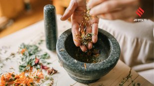 Ancient Indian Rituals That Worked Better Than Modern Anti-Ageing Hacks