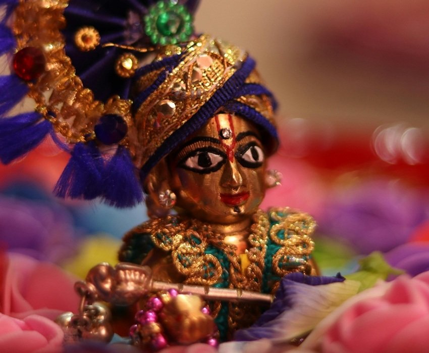 Auspicious time for Laddu Gopal snan