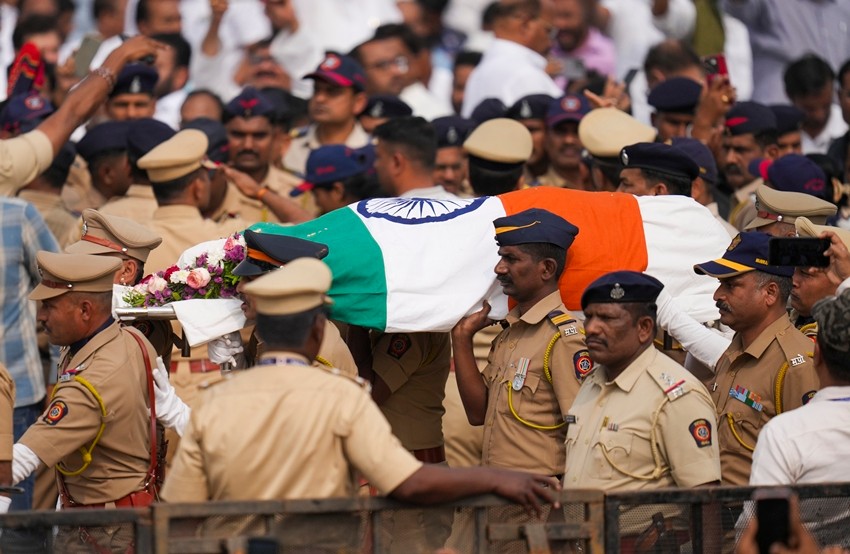 Political leaders pay tribute to Ajit Pawar