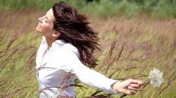 दुनिया मेरे आगे: हंस कर जीने का रहस्य – टेंशन के दौर में भी अंदर से मजबूत क्यों रहते हैं खुशदिल लोग, और कैसे वही समाज की असली ताकत बन जाते हैं?