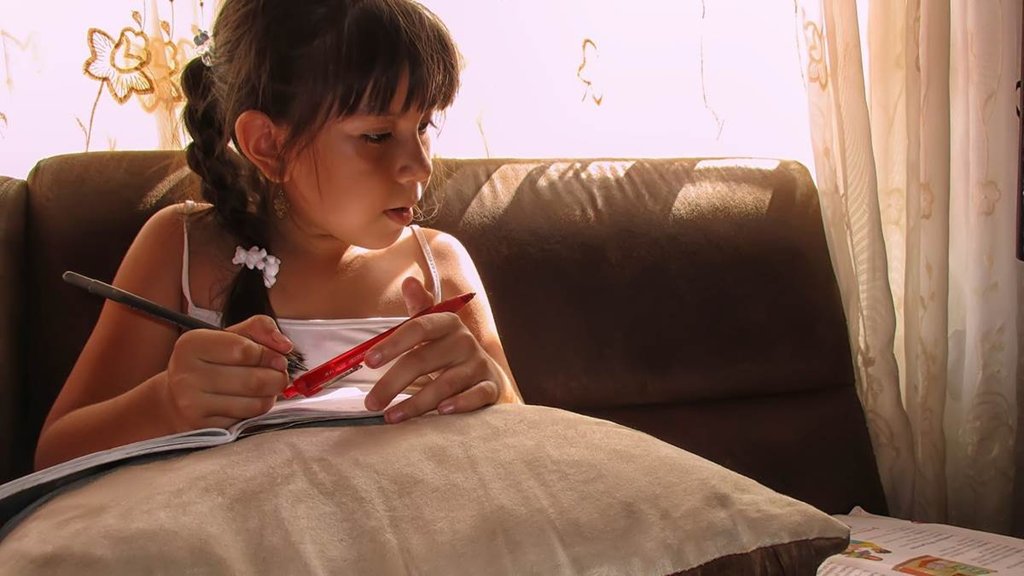 एक सर्वे के मुताबिक, छोटे बच्चों के माता-पिता इस बात को लेकर काफी चिंतित हैं कि उनके बच्चे सीखने में पीछे रह जाएंगे। (Photo: Pixabay)