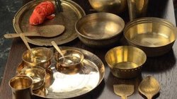 काले पड़ गए हैं तांबे-पीतल के बर्तन? इन घरेलू उपायों से लौट आएगी खोई हुई चमक