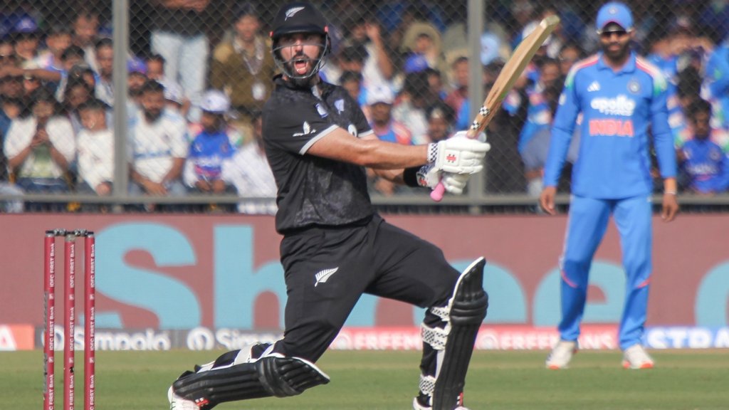 IND vs NZ, Daryl Mitchell Consecutive Fourth Fifty Plus Score vs India, Indore 3rd ODI