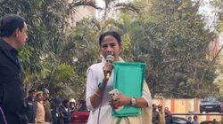 ईडी का I-PAC दफ्तर पर छापा, प्रतीक जैन के आवास पर भी तलाशी, मौके पर पहुंची ममता बनर्जी