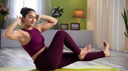 कमर-हिप दर्द को हल्के में न लें, कुर्सी पर ज्यादा बैठने वालों को जरूर करनी चाहिए ये असरदार एक्सरसाइज