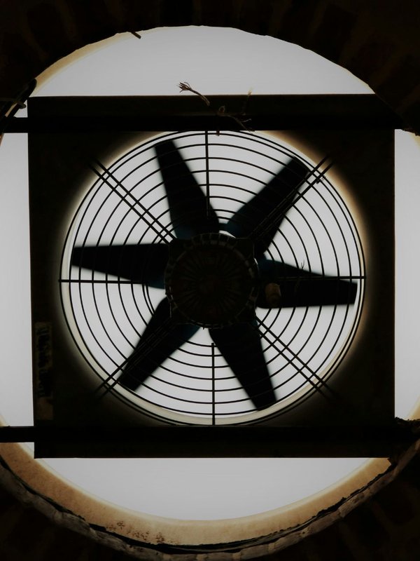 How to clean greasy exhaust fan