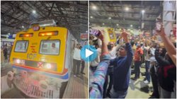 रेलवे ने गजब अंदाज में किया 2026 का स्वागत, ठीक 12 बजे ट्रेनों के हॉर्न से गूंज उठा मुंबई का CSMT स्टेशन; नाचने लगे लोग
