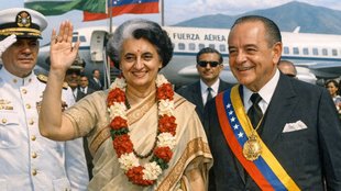 Indira Gandhi Venezuela tour, Indira Gandhi in Venezuela, Indira Gandhi Simon Bolivar Airport,