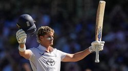 जैकब बेथल ने ठोका शतक, मैकुलम-स्टोक्स के ‘लाडले’ की छुट्टी तय!