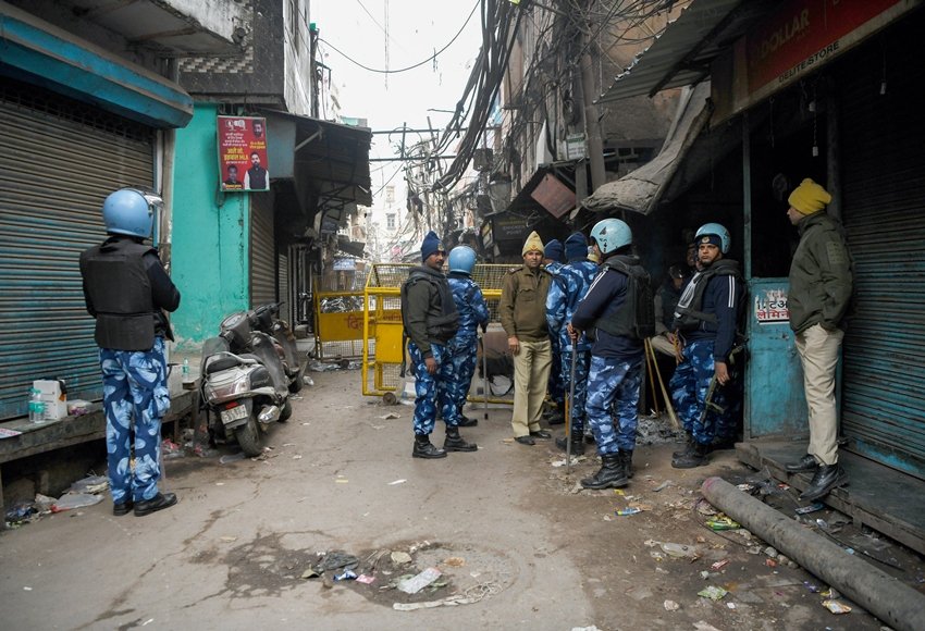 Tear gas used in Delhi clash
