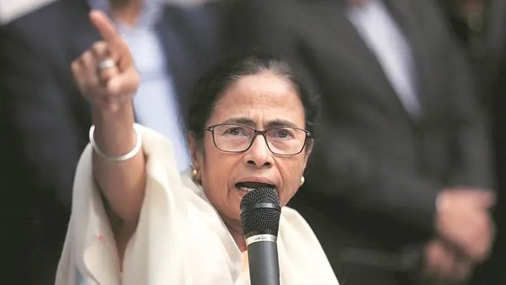 ED Kolkata raid, Mamata Banerjee intervention, political clash ED Kolkata raid, Mamata Banerjee intervention, political clash